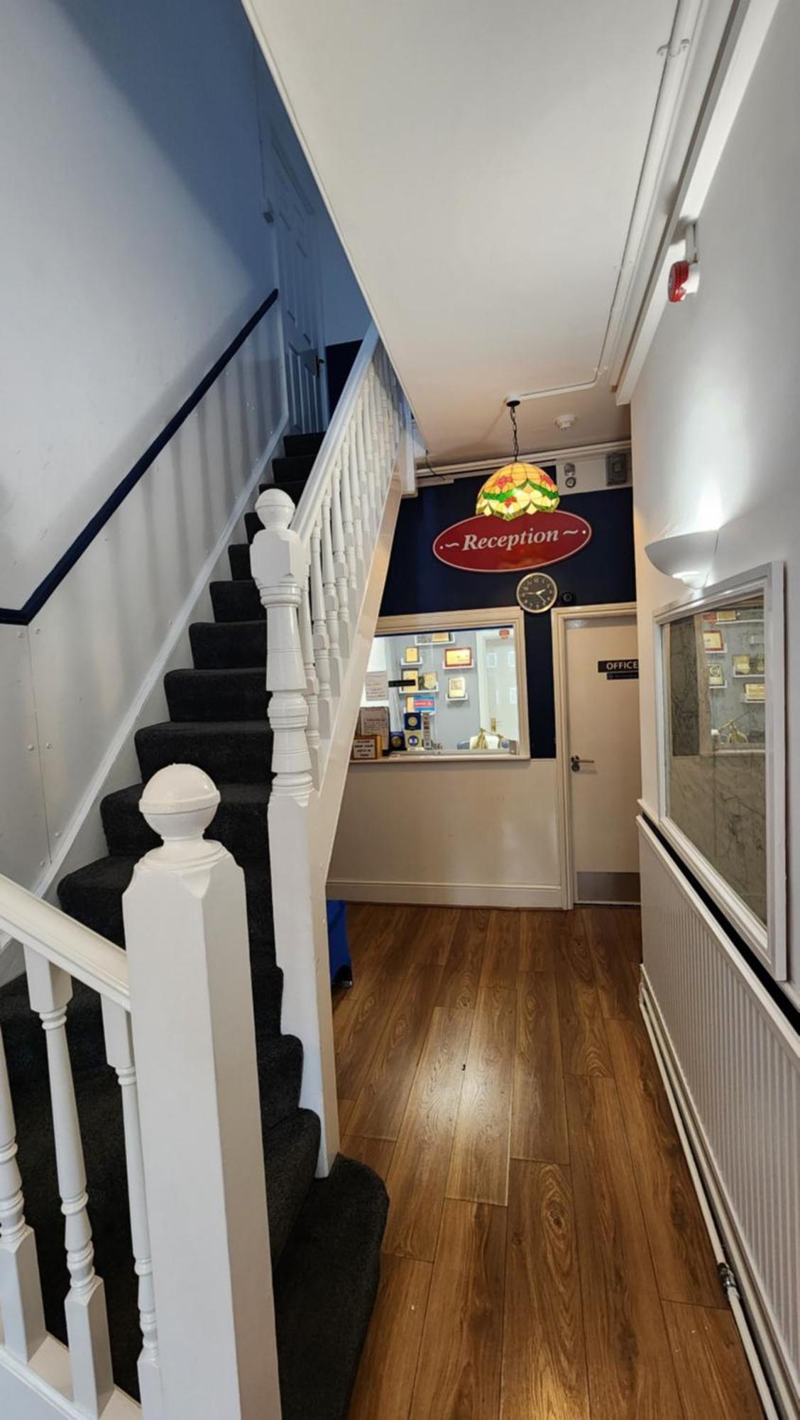 Gatwick Castle Bed & Breakfast