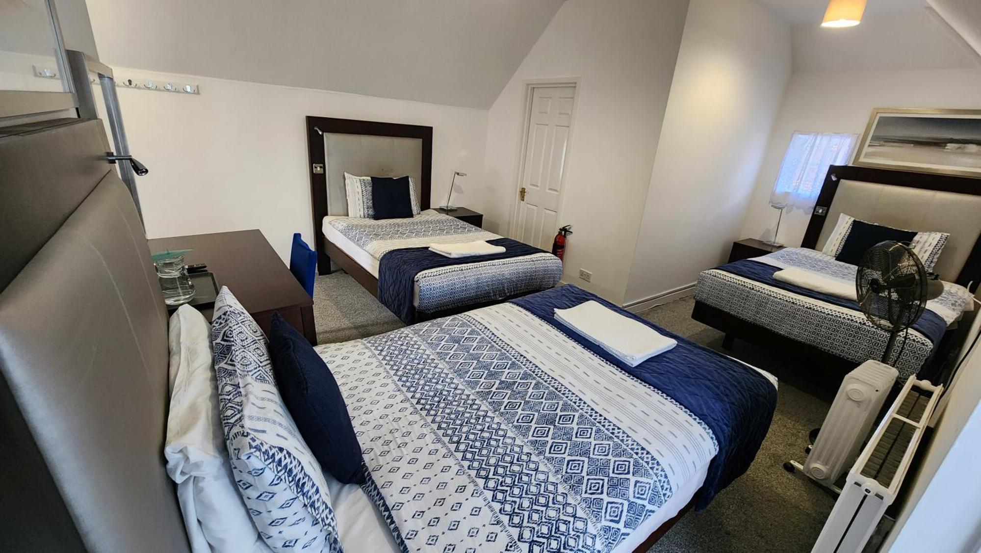 Gatwick Castle Bed & Breakfast