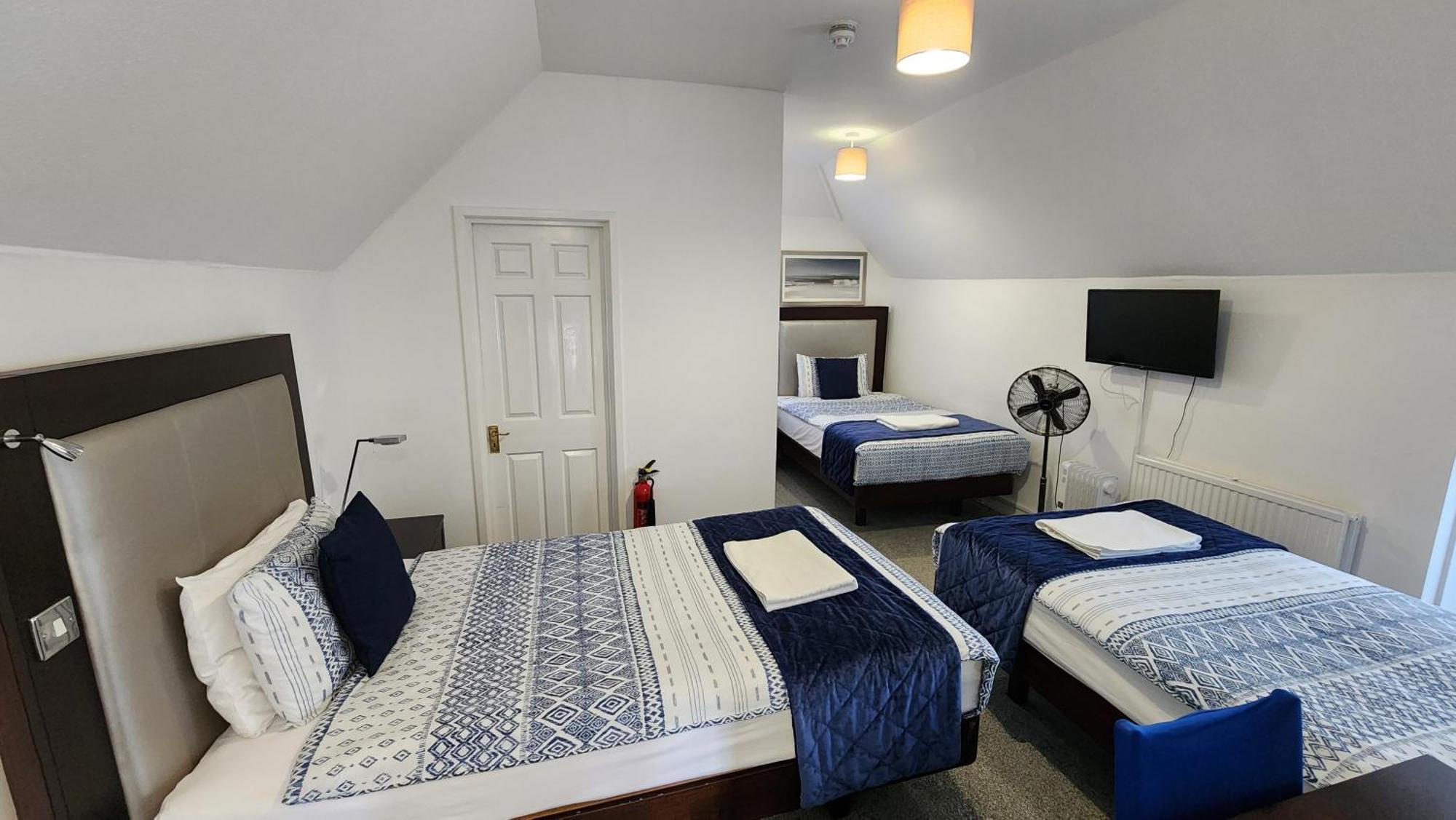 Gatwick Castle Bed & Breakfast 3*