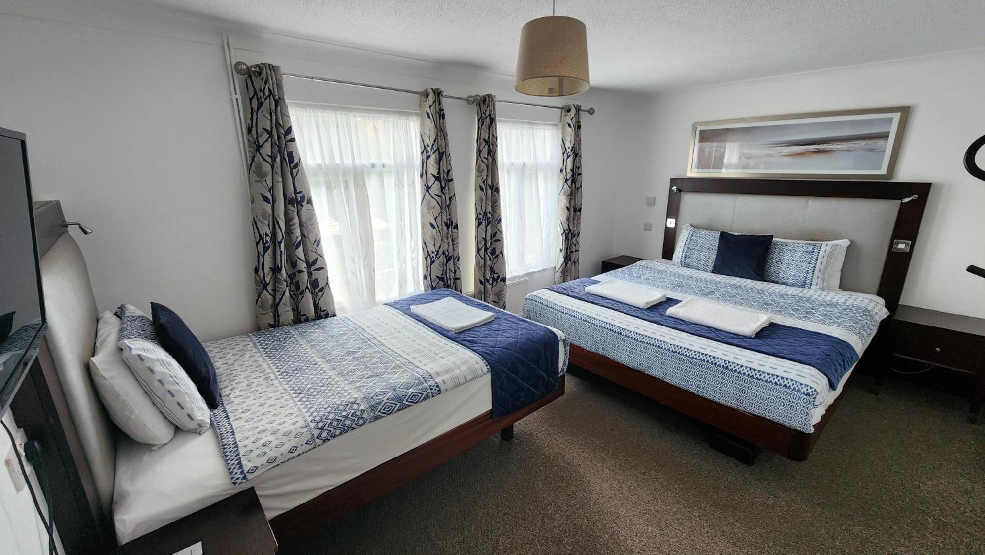 Gatwick Castle 3* Horley (Surrey)