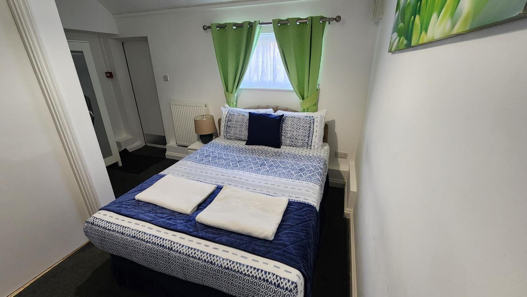 Gatwick Castle Bed & Breakfast