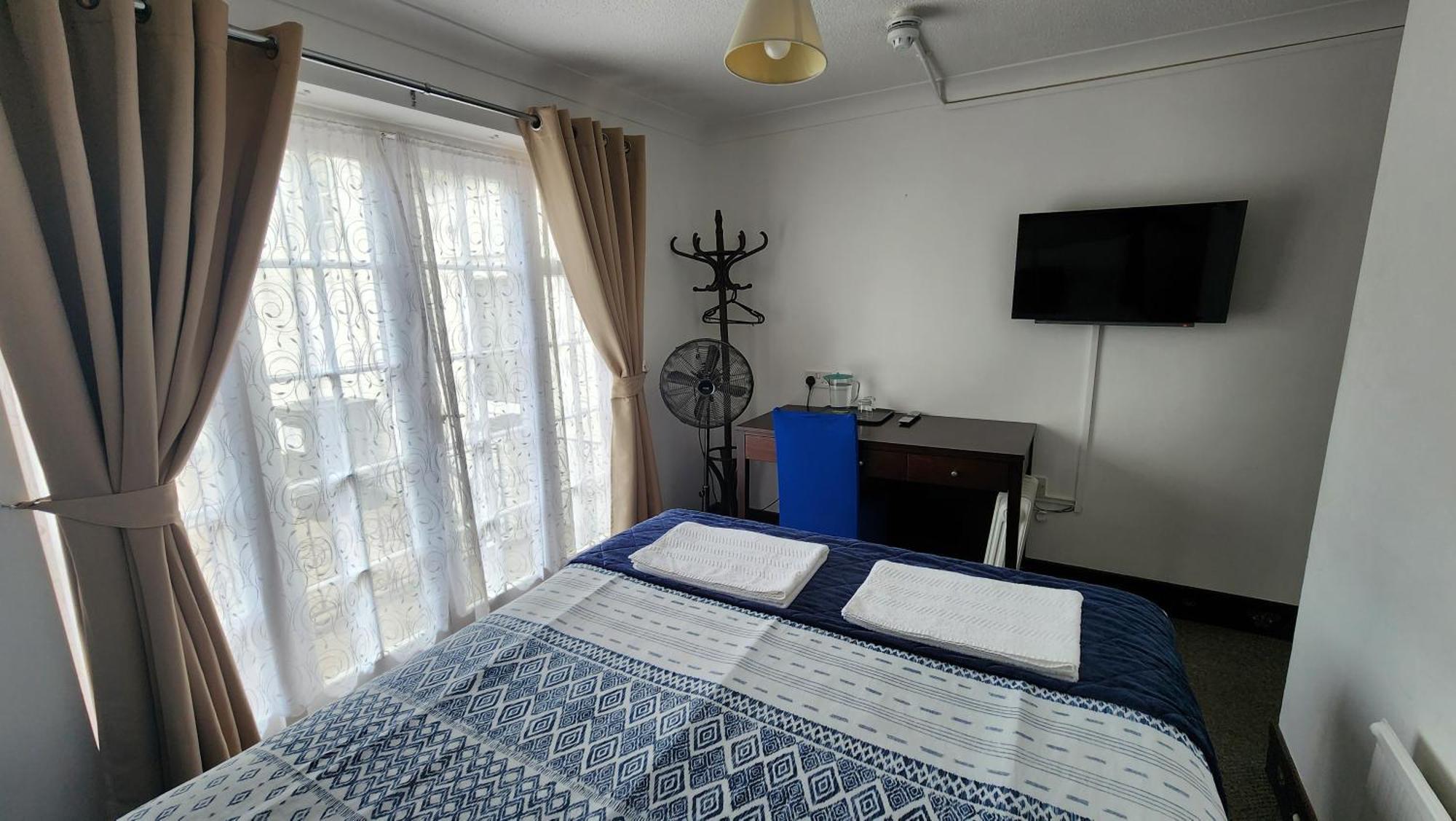 Gatwick Castle Bed & Breakfast Horley (Surrey)