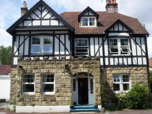 Gatwick Castle Bed & Breakfast 3*