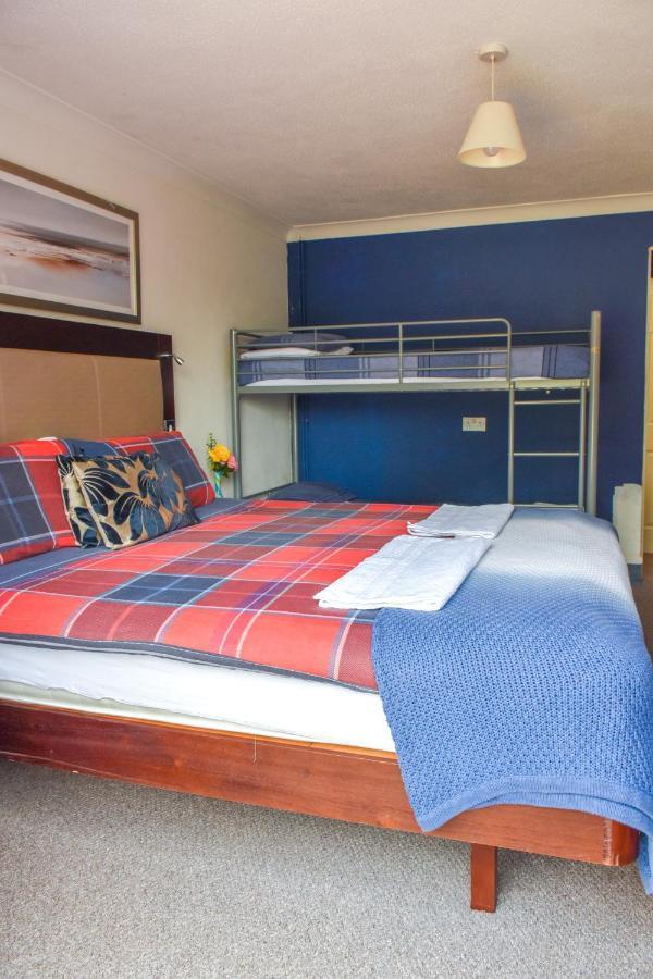 Bed & Breakfast Gatwick Castle