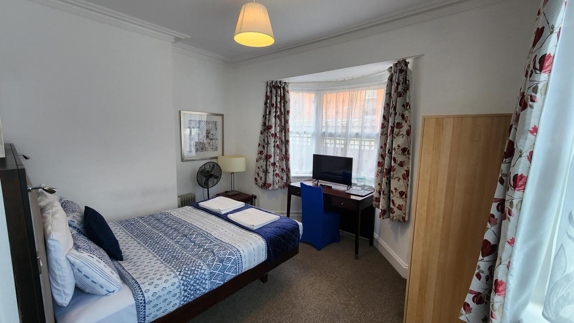 Bed & Breakfast Gatwick Castle