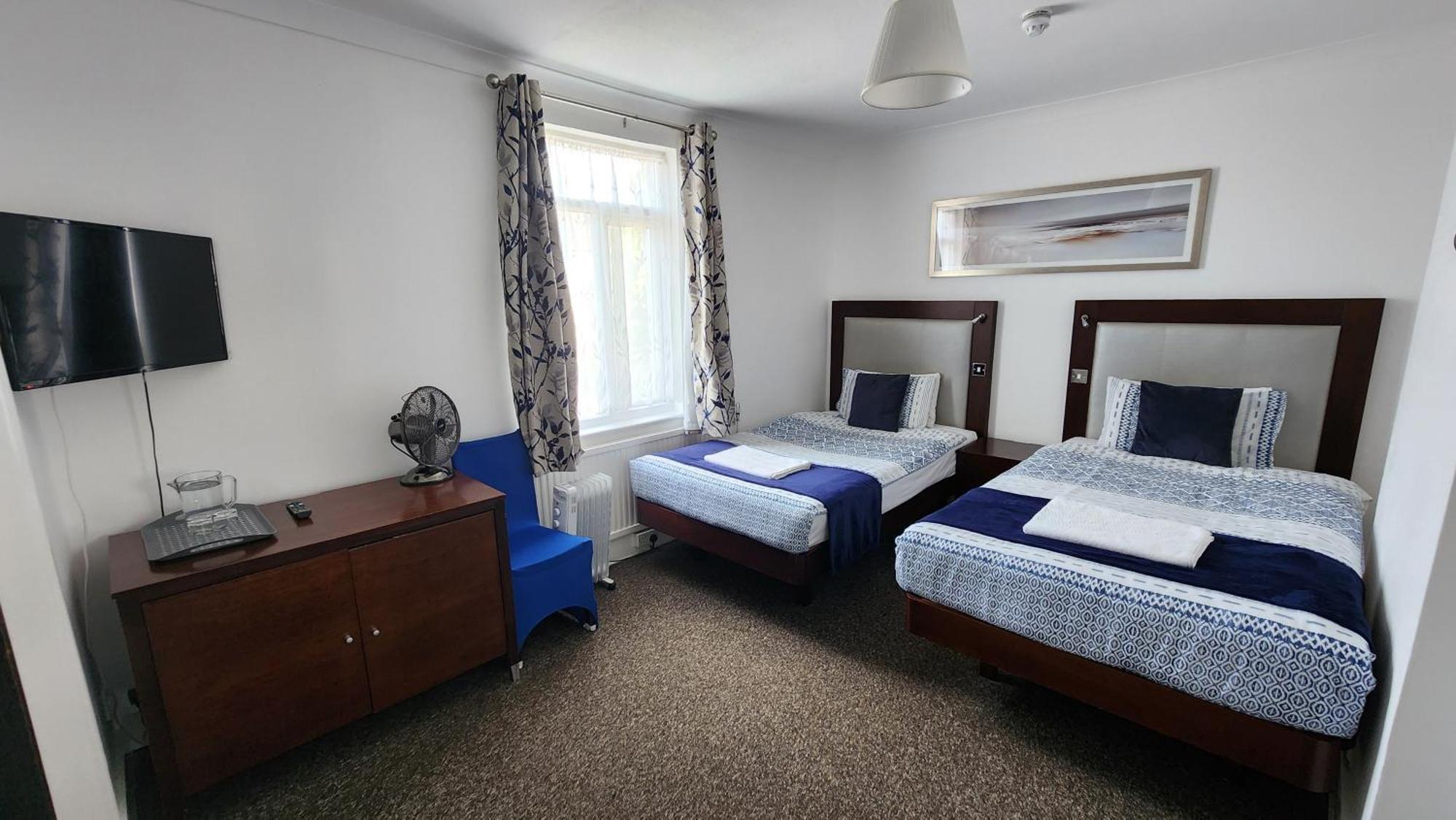 Bed & Breakfast Gatwick Castle 3*