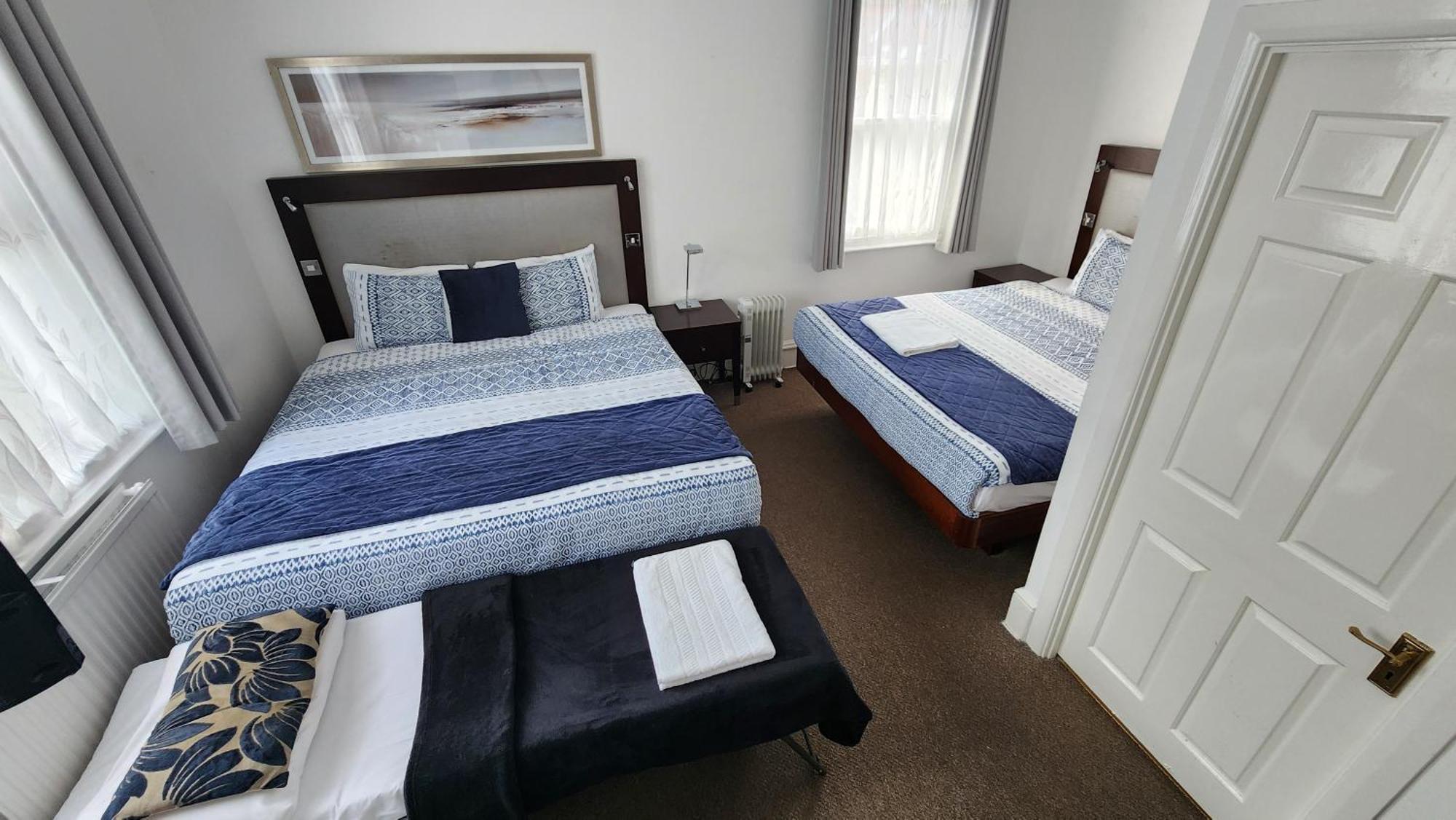 Gatwick Castle Bed & Breakfast