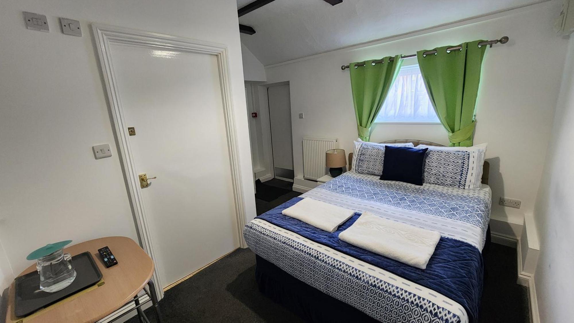 Gatwick Castle 3* Horley