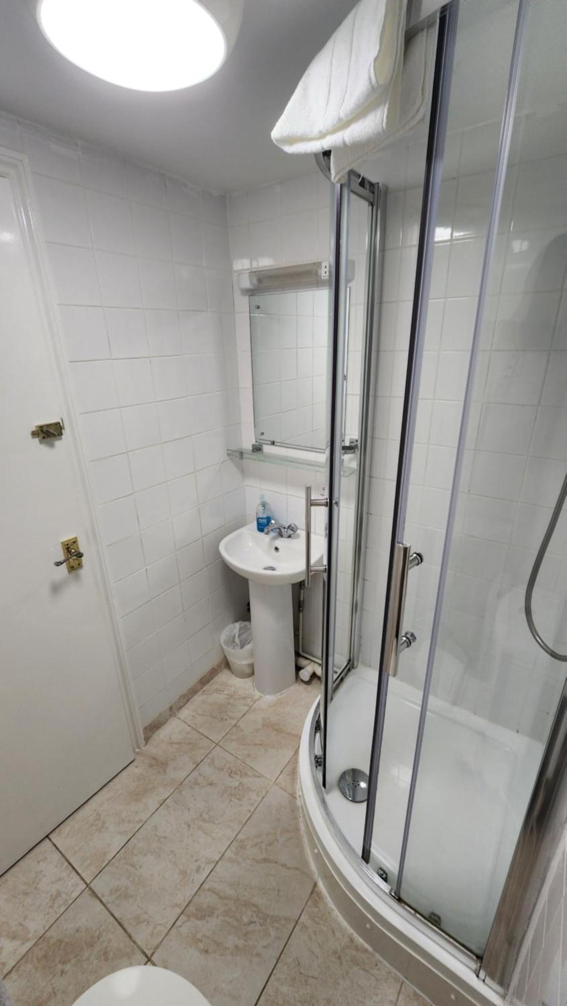 Gatwick Castle Bed & Breakfast 3*