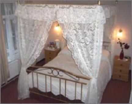 Bed & Breakfast Gatwick Castle